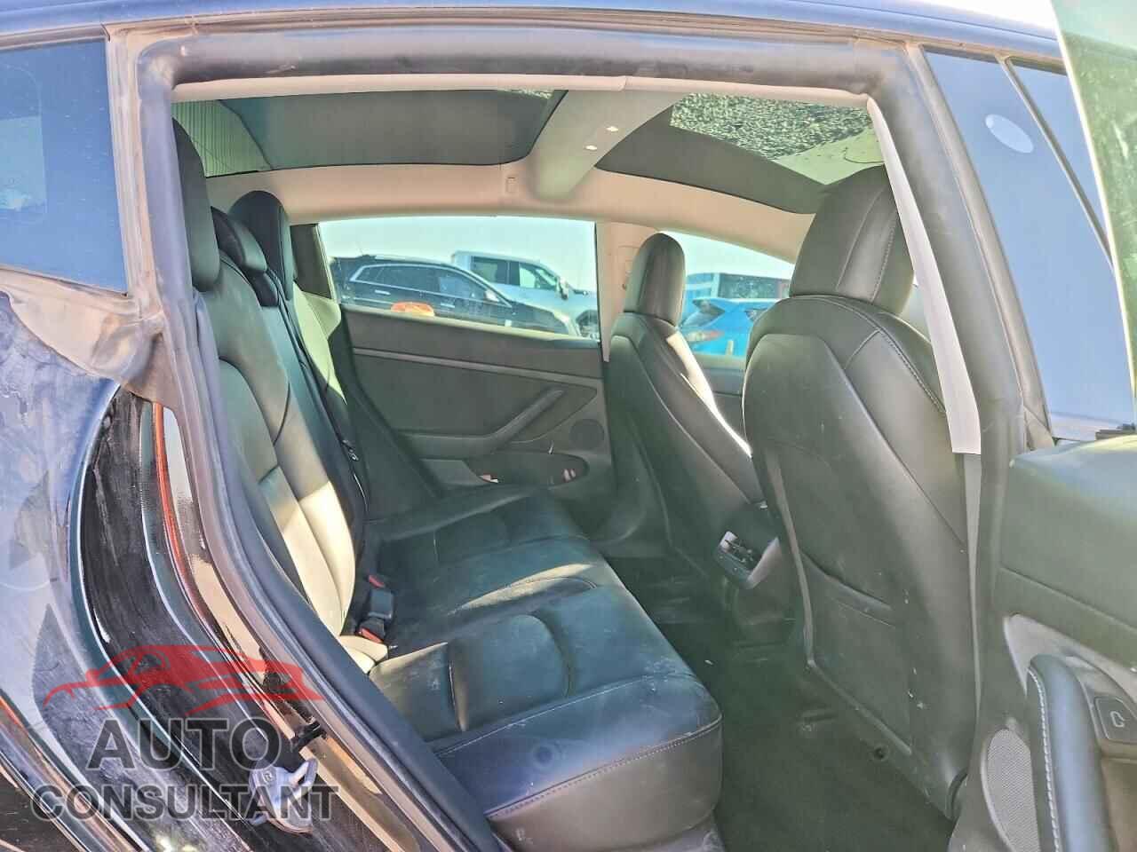TESLA MODEL 3 2021 - 5YJ3E1EA3MF977646