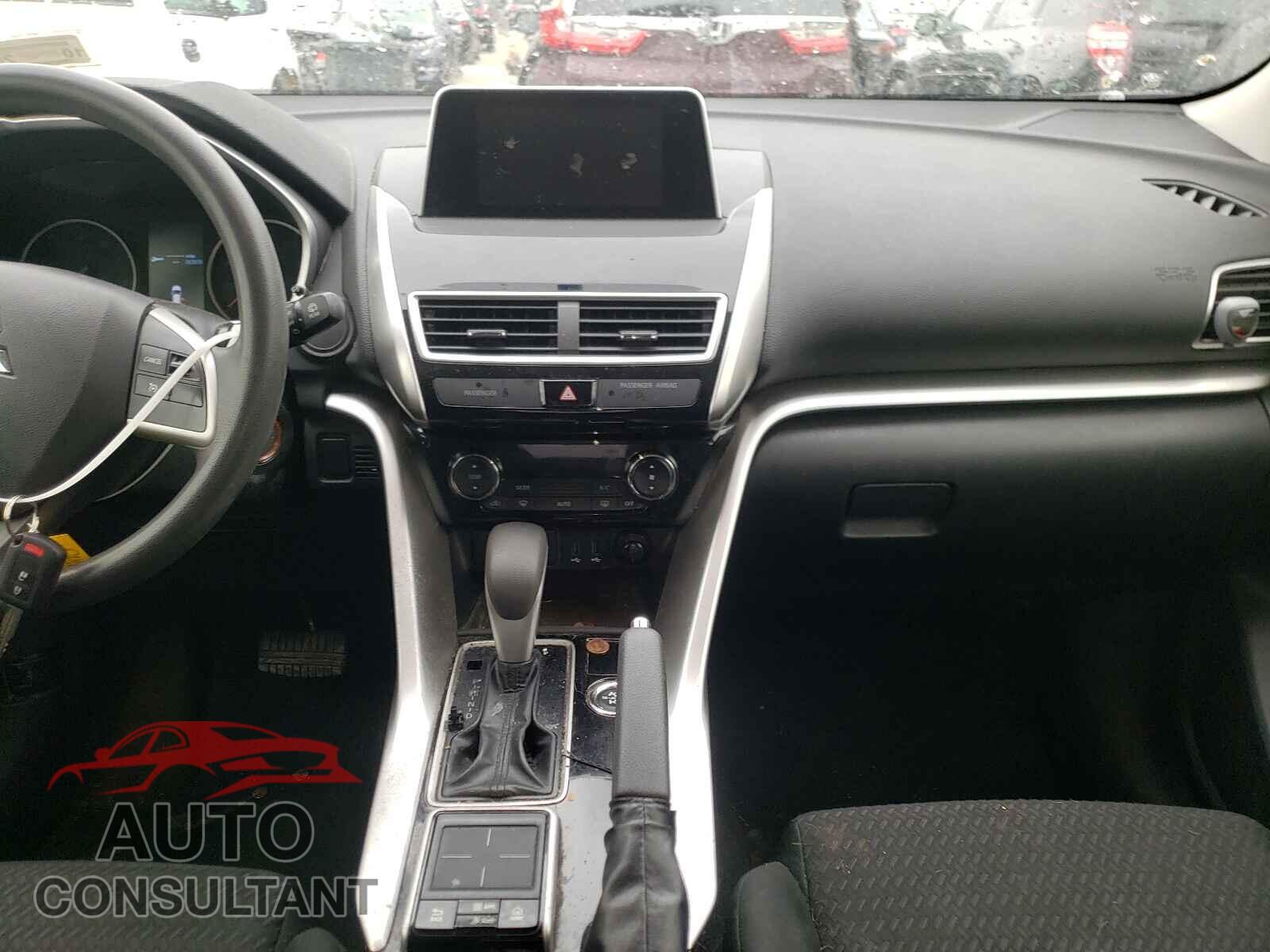 MITSUBISHI ECLIPSE 2018 - JA4AT4AA3JZ063322