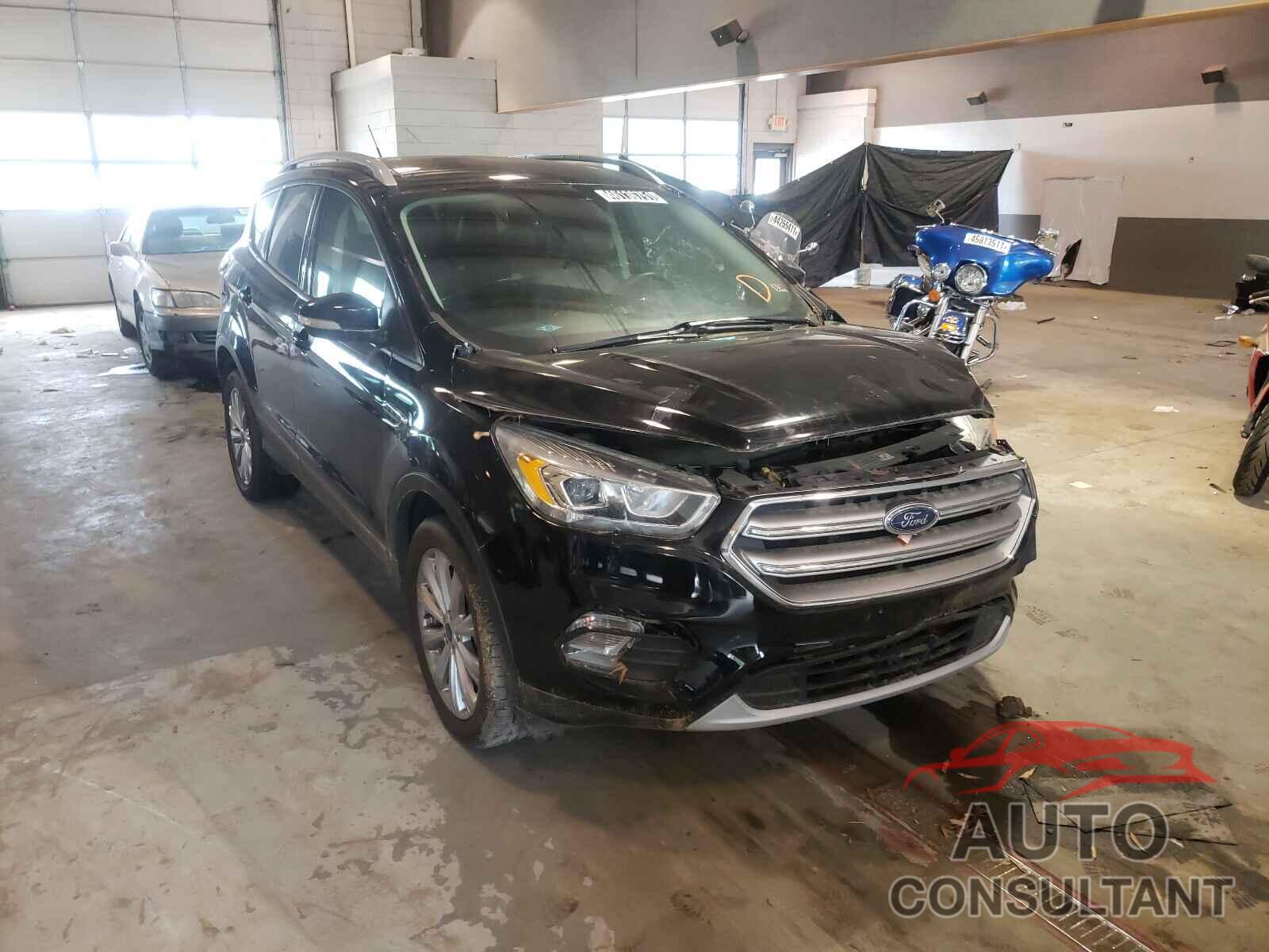 FORD ESCAPE 2017 - 1FMCU9J96HUB87019