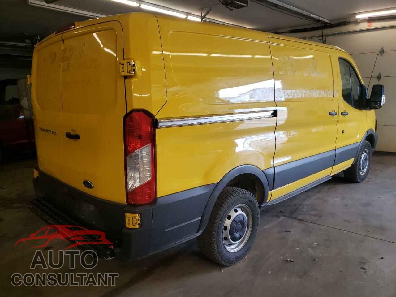 FORD TRANSIT CO 2017 - 1FTYR1YM5HKA29094