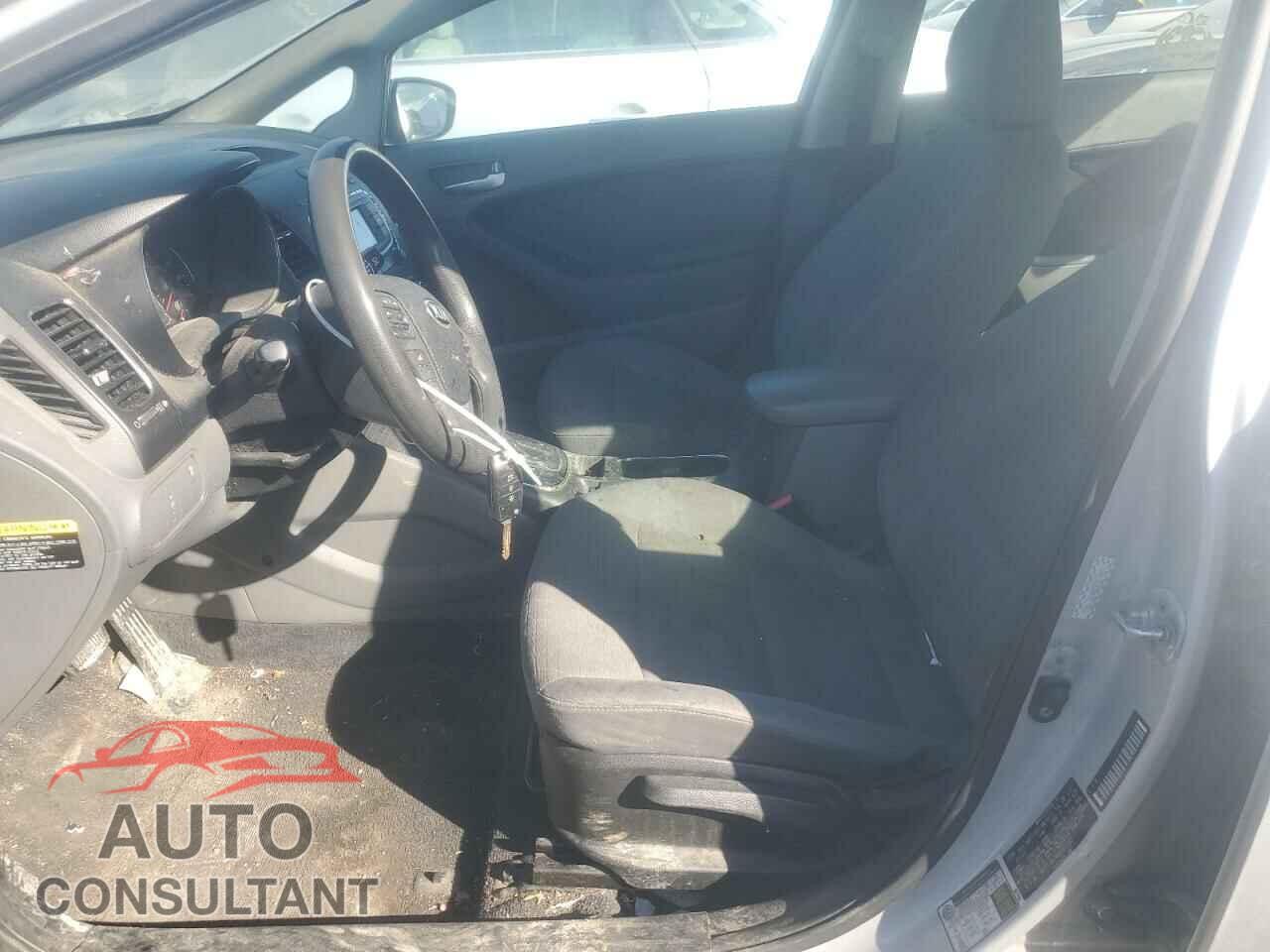 KIA FORTE 2017 - 3KPFL4A74HE027242