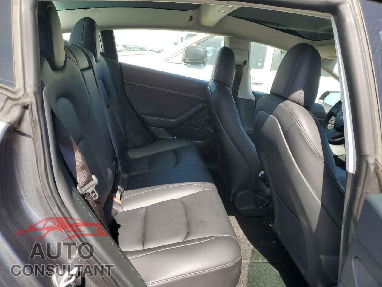 TESLA MODEL 3 2021 - 5YJ3E1EA5MF929775