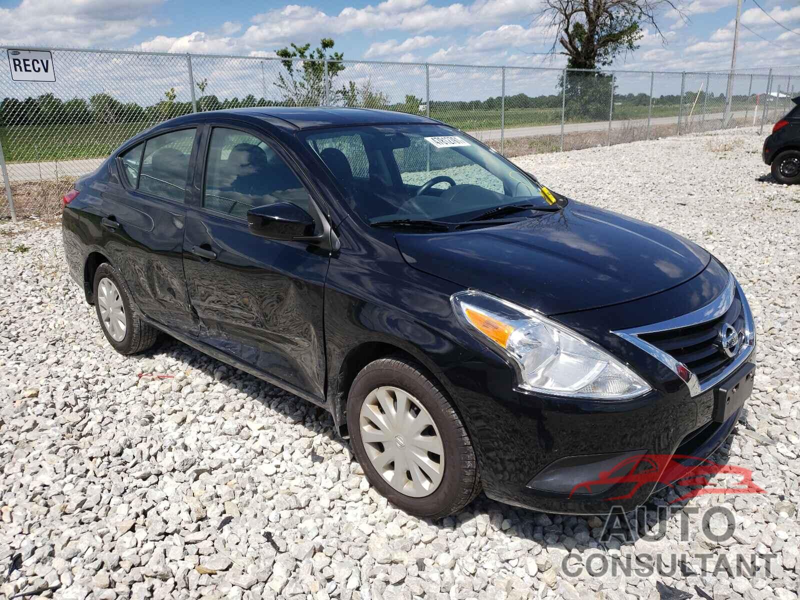 NISSAN VERSA 2018 - 3N1CN7AP4JL816557