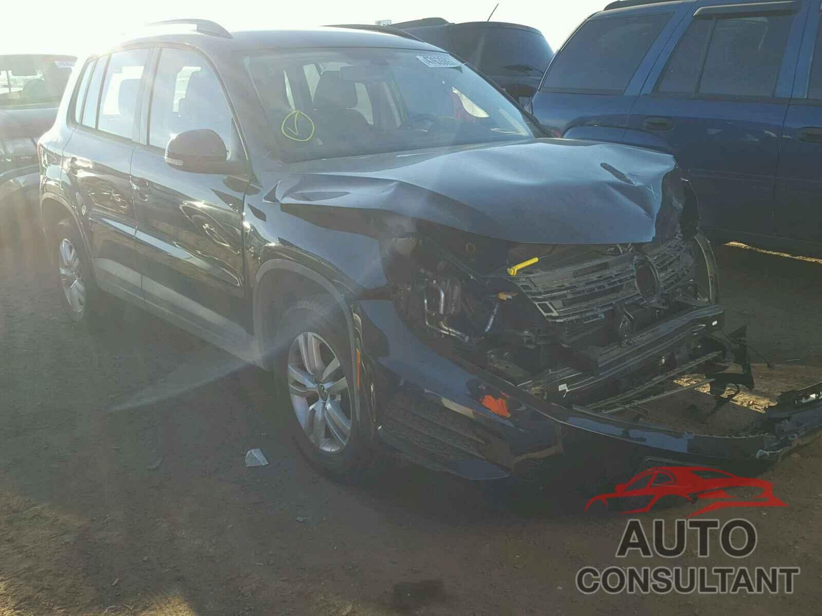 VOLKSWAGEN TIGUAN 2017 - WVGBV7AX7HK025908