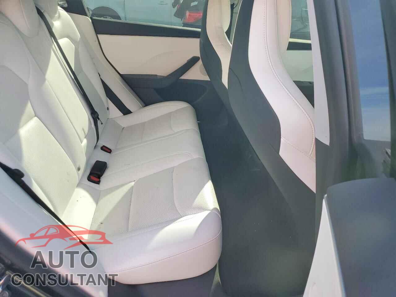 TESLA MODEL 3 2024 - 5YJ3E1ET2RF832011