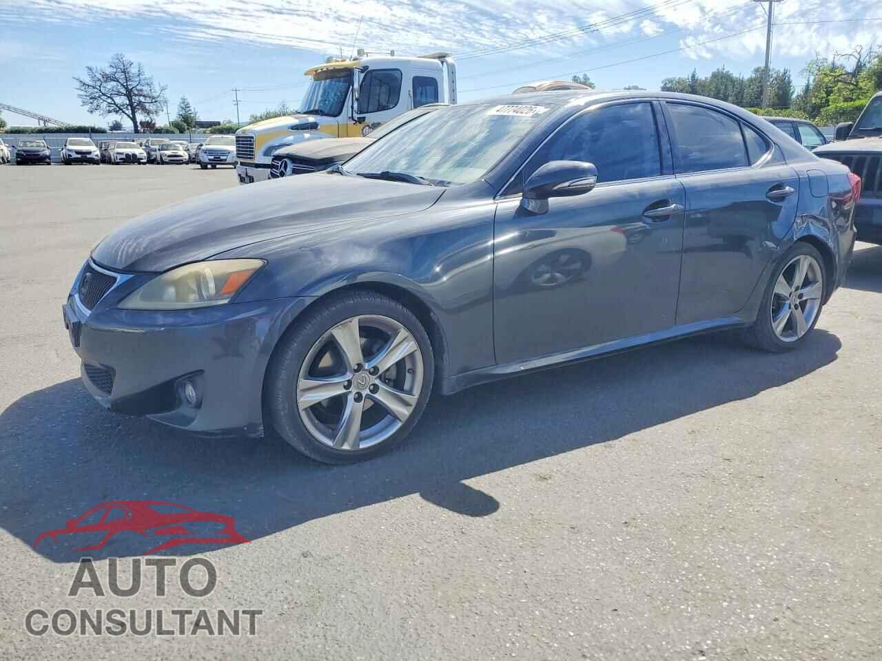LEXUS IS 2011 - JTHBF5C25B5137067