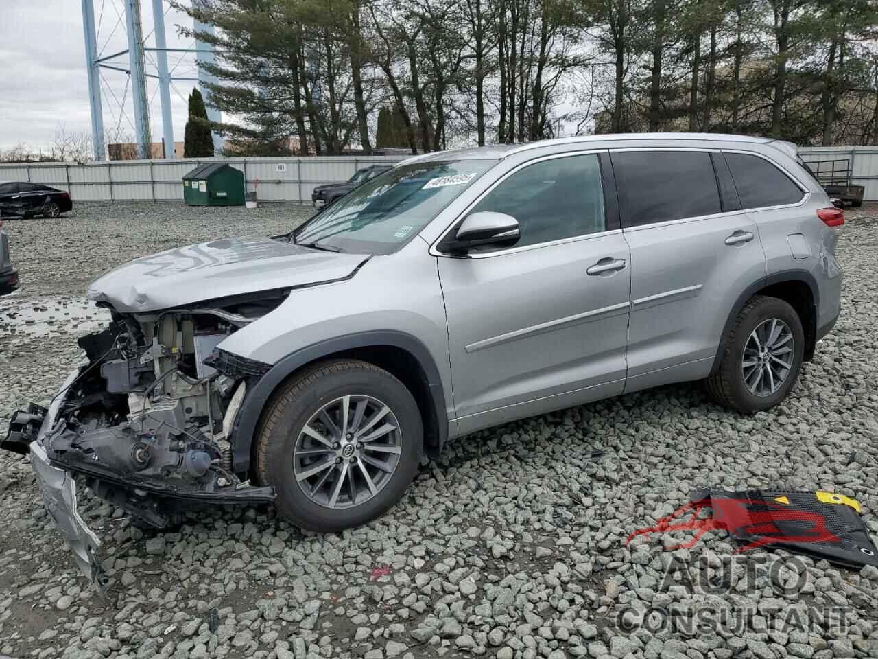 TOYOTA HIGHLANDER 2018 - 5TDJZRFH4JS552837