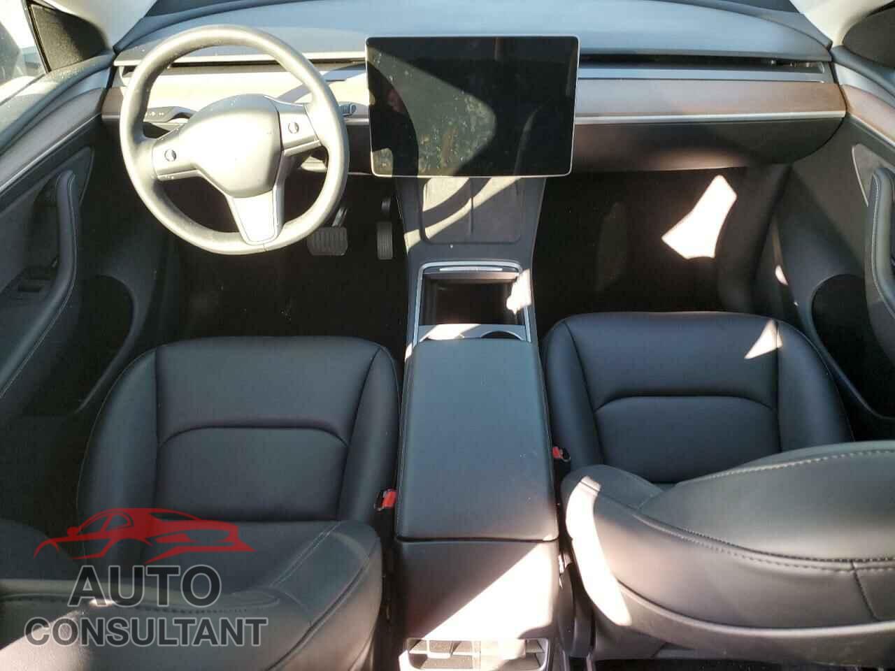 TESLA MODEL Y 2024 - 7SAYGDED7RF108604
