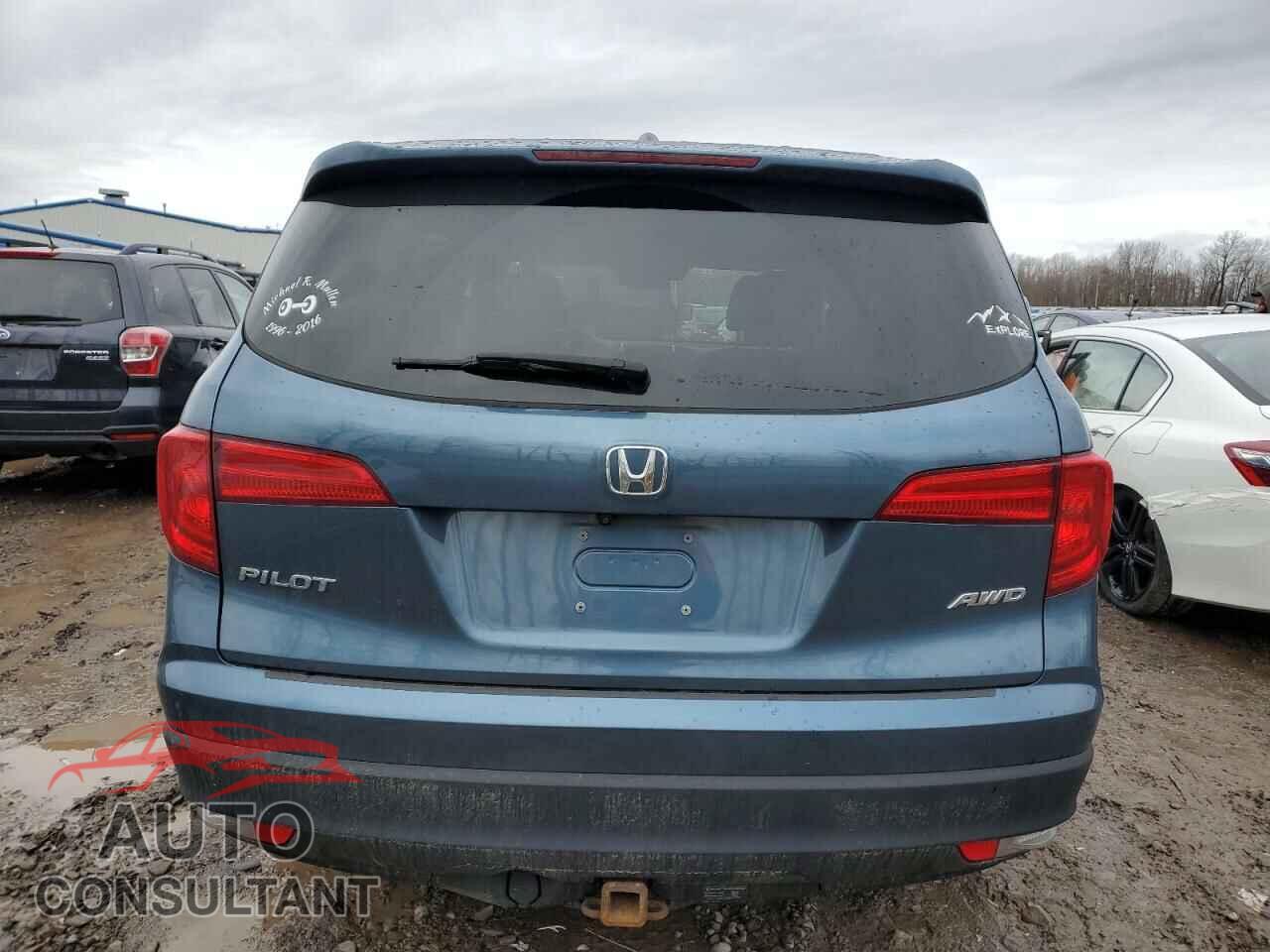 HONDA PILOT 2017 - 5FNYF6H44HB104967