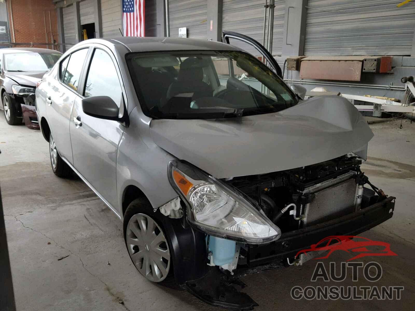 NISSAN VERSA 2018 - 3N1CN7AP8JK442542