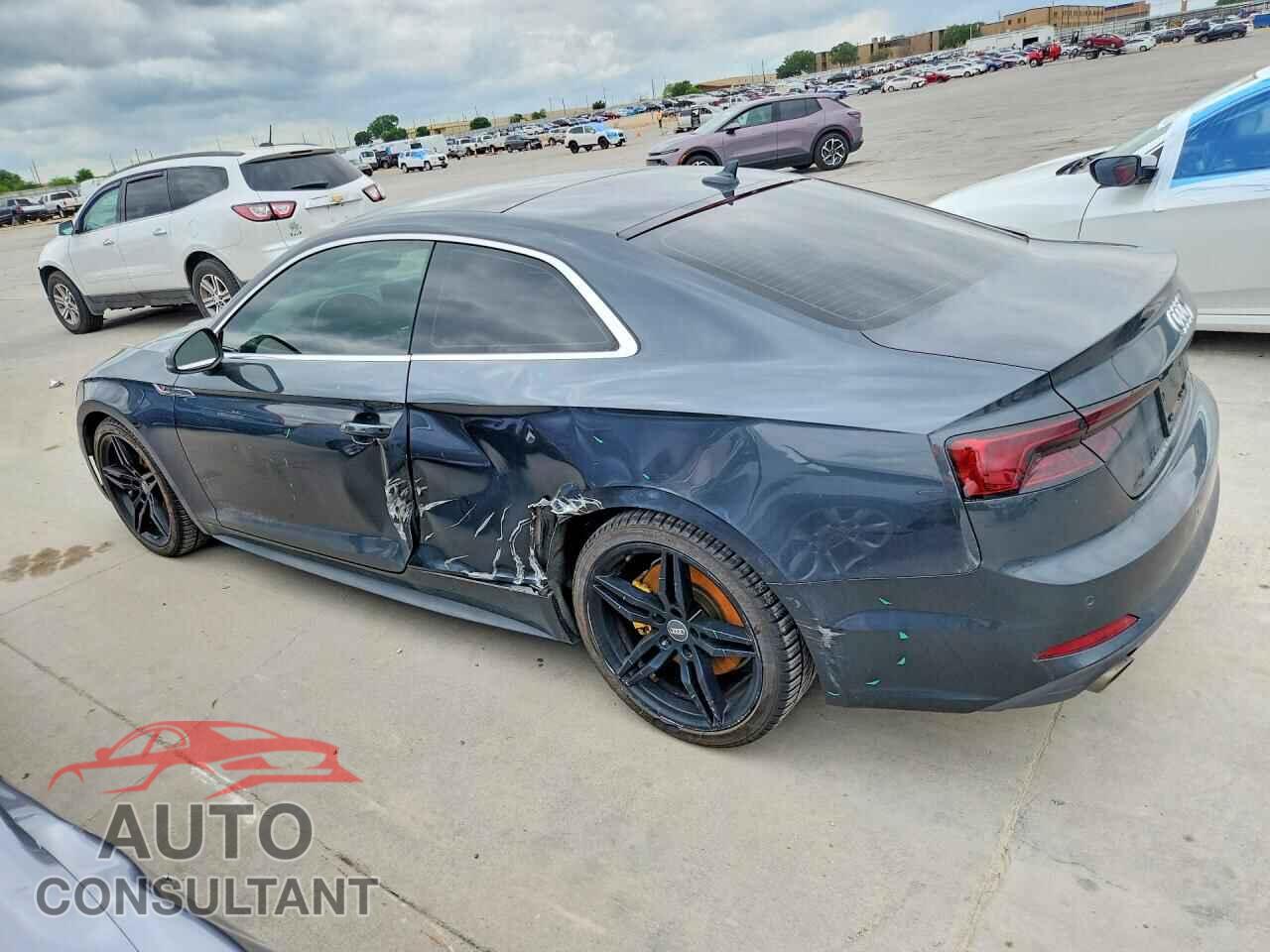 AUDI A5 2018 - WAUTNAF5XJA007568