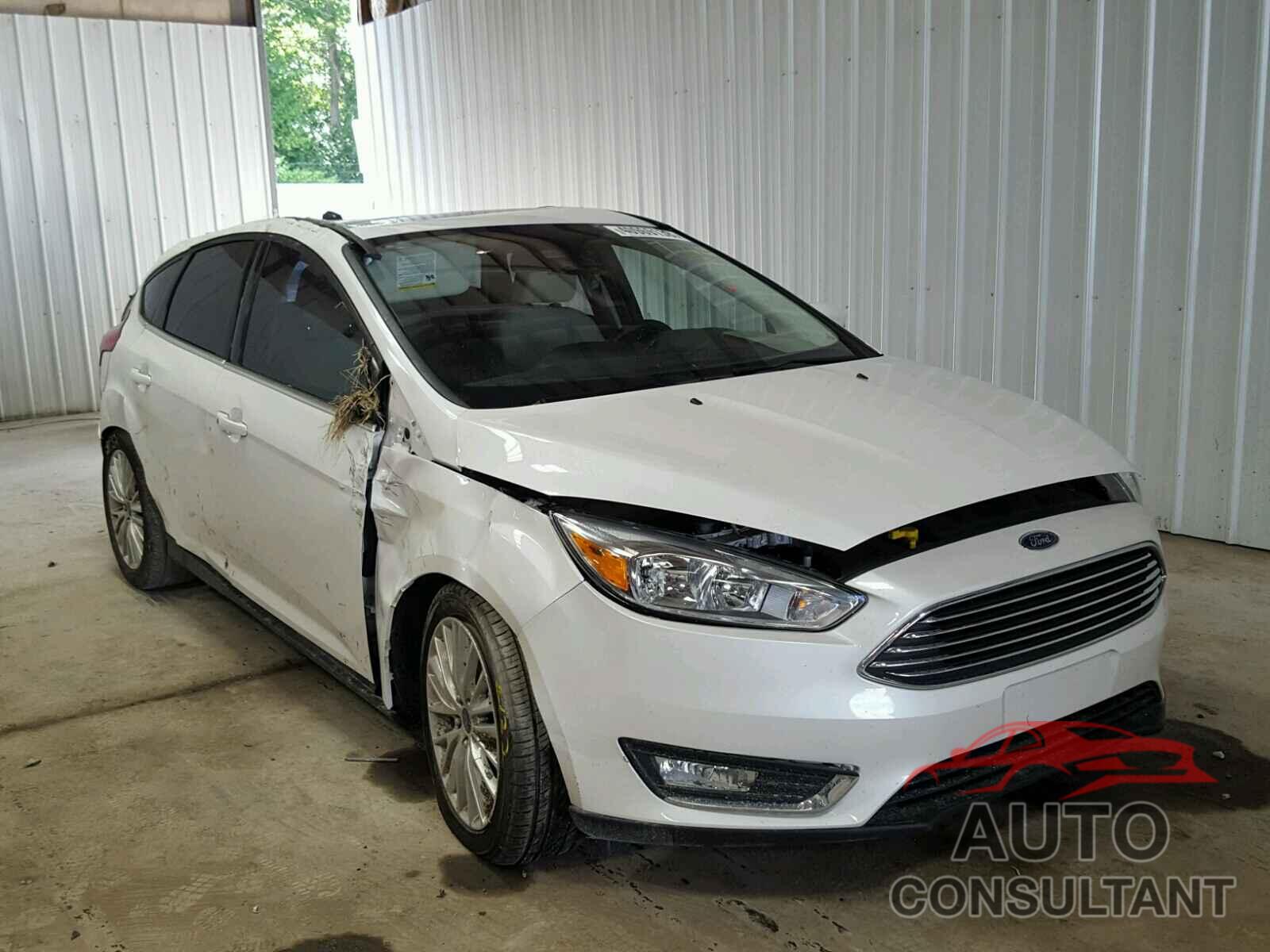 FORD FOCUS 2015 - 1FADP3N29FL273279