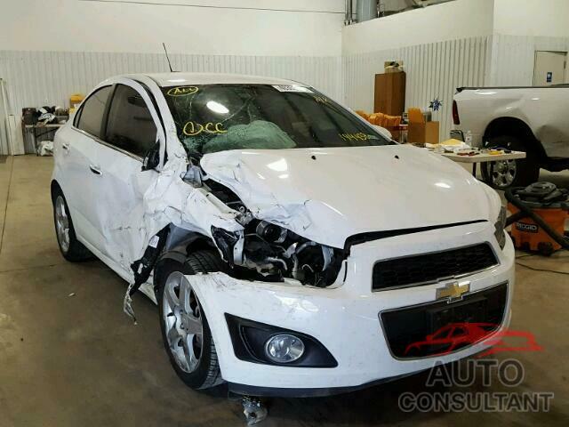 CHEVROLET SONIC 2015 - 1G1JE5SB5F4194438