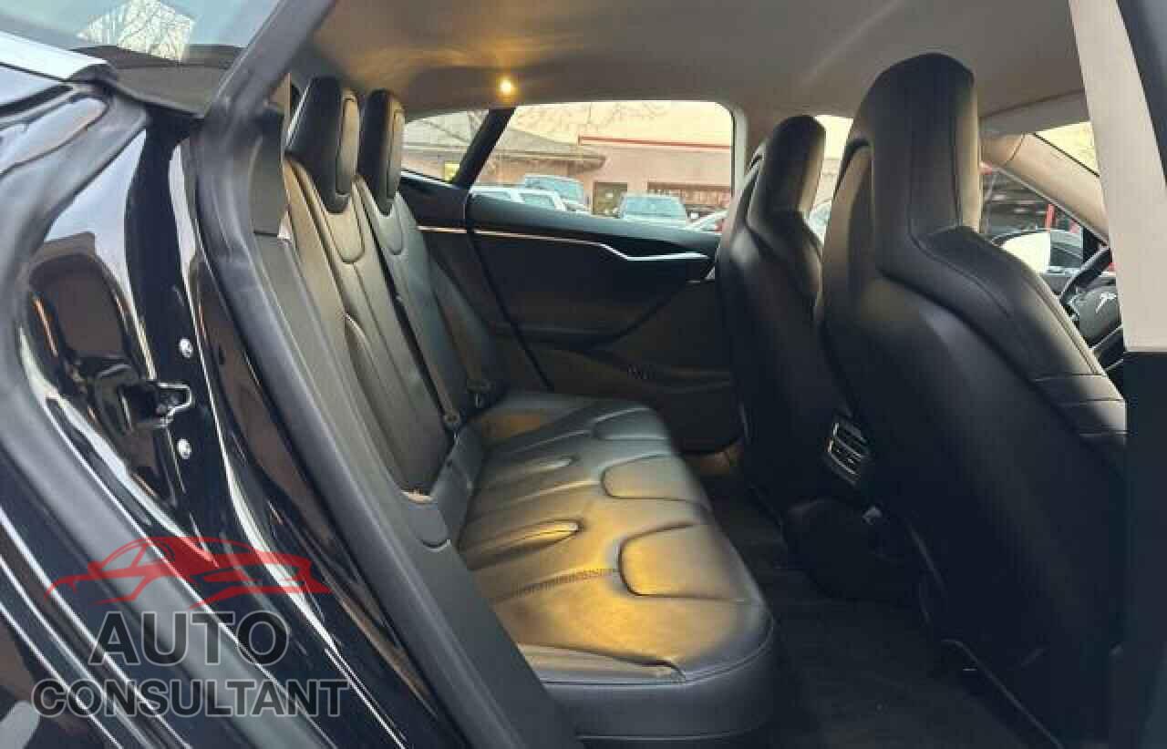 TESLA MODEL S 2015 - 5YJSA1S26FF082711