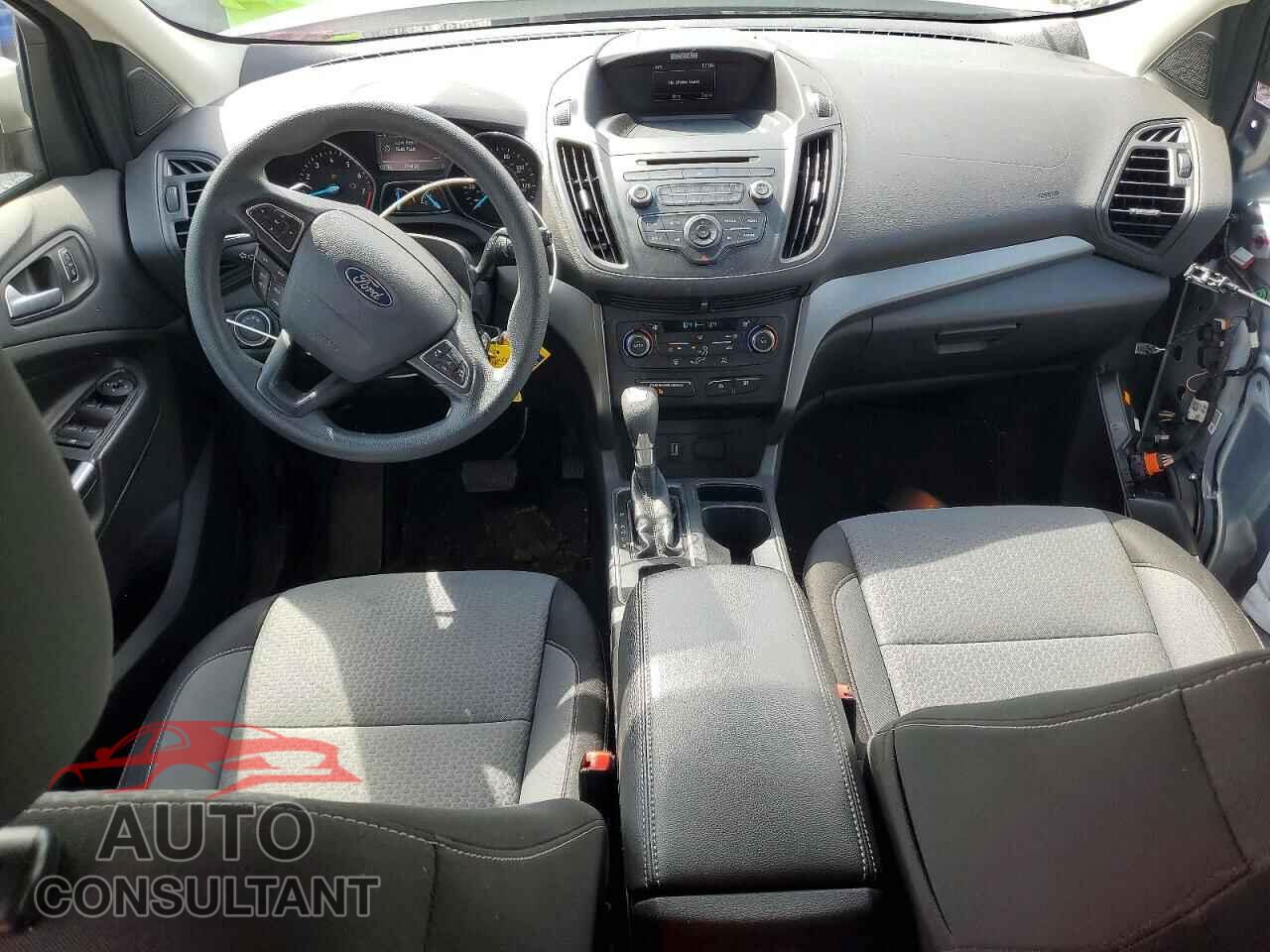 FORD ESCAPE 2017 - 1FMCU0G99HUC52870