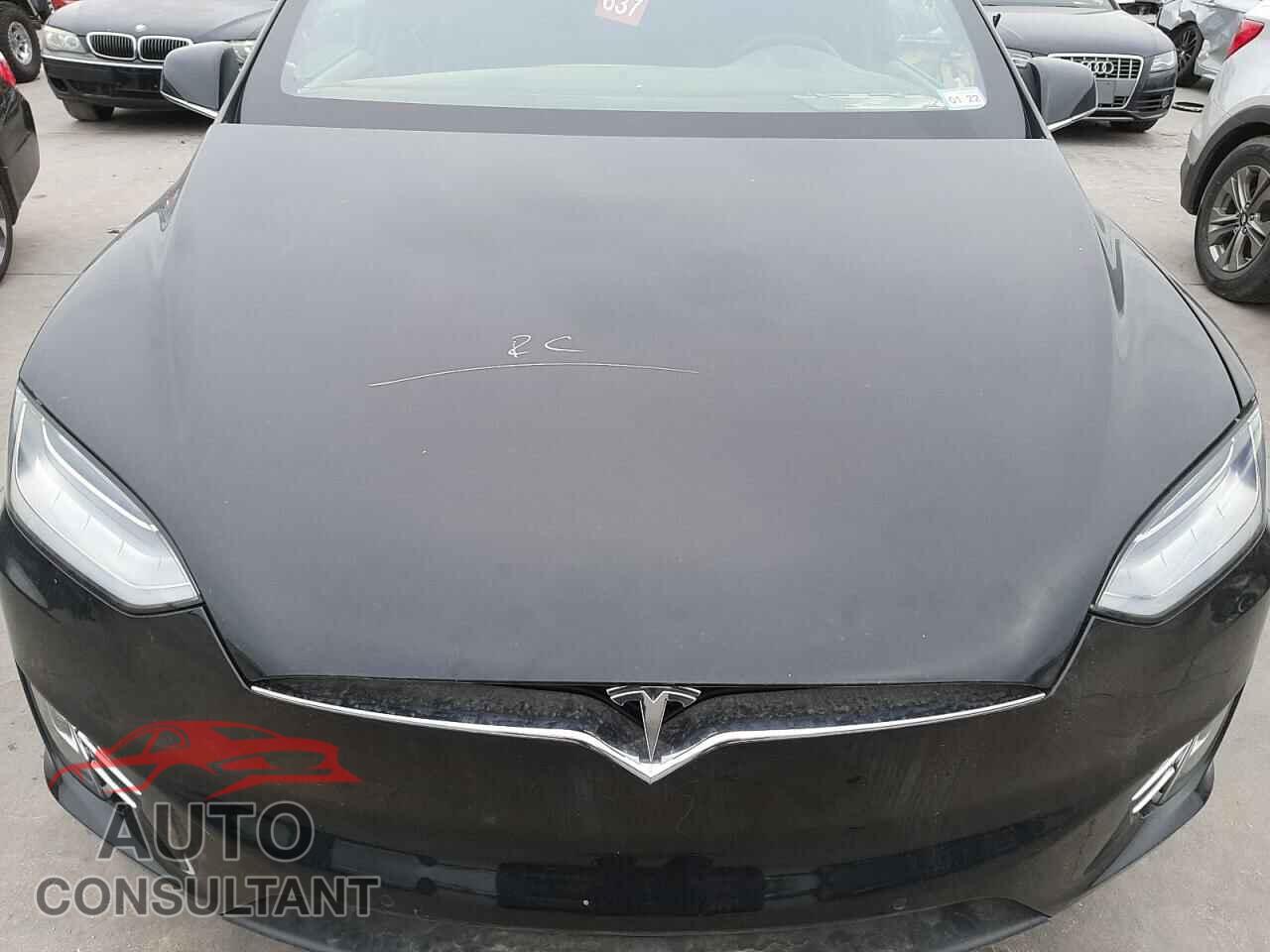 TESLA MODEL X 2020 - 5YJXCBE41LF220041