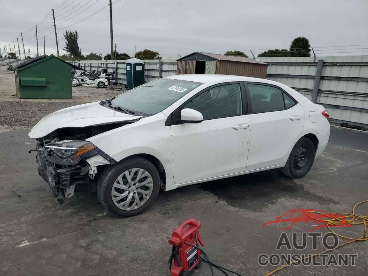 TOYOTA COROLLA 2018 - 2T1BURHE1JC060619