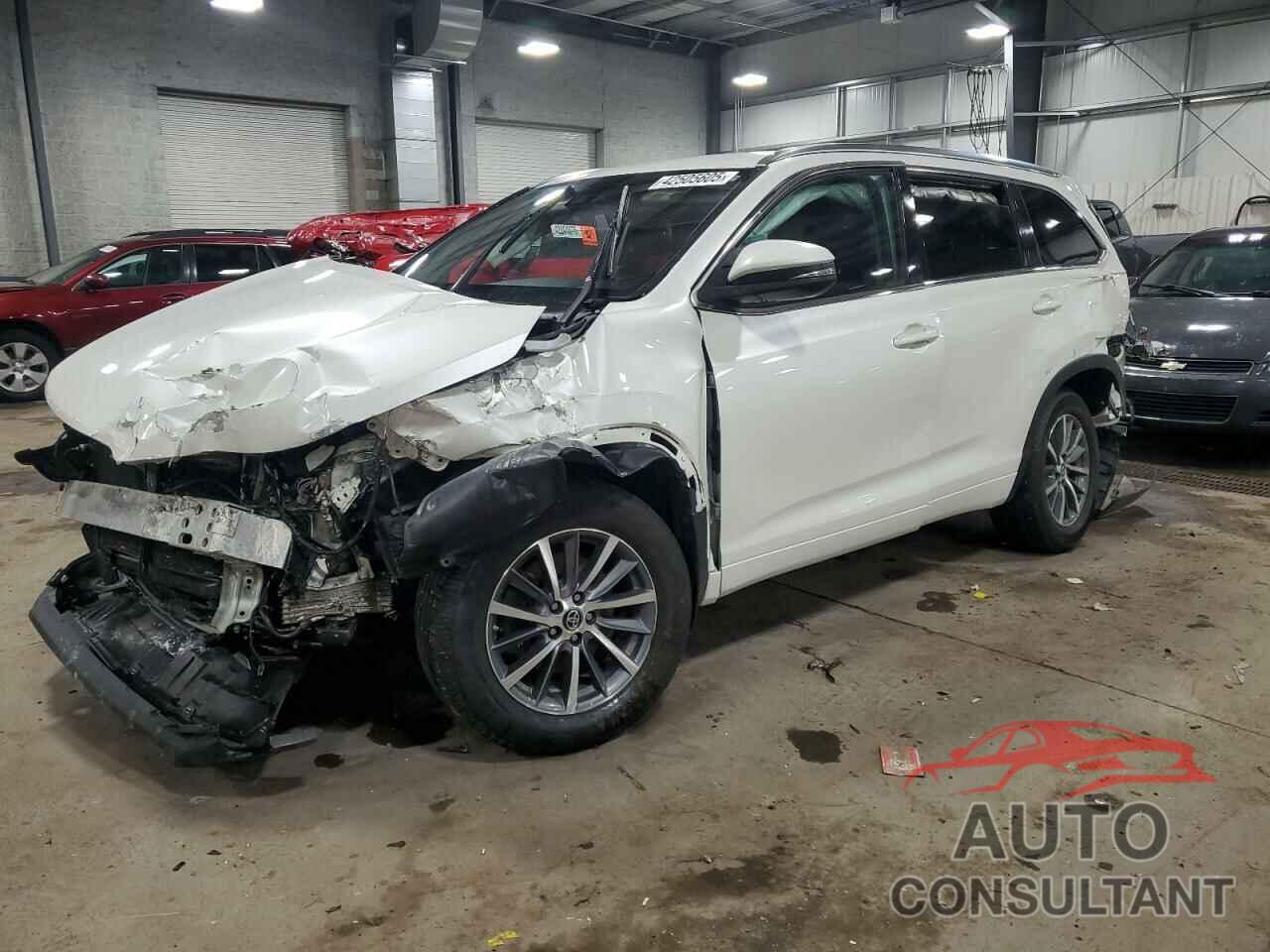 TOYOTA HIGHLANDER 2018 - 5TDJZRFH2JS527337
