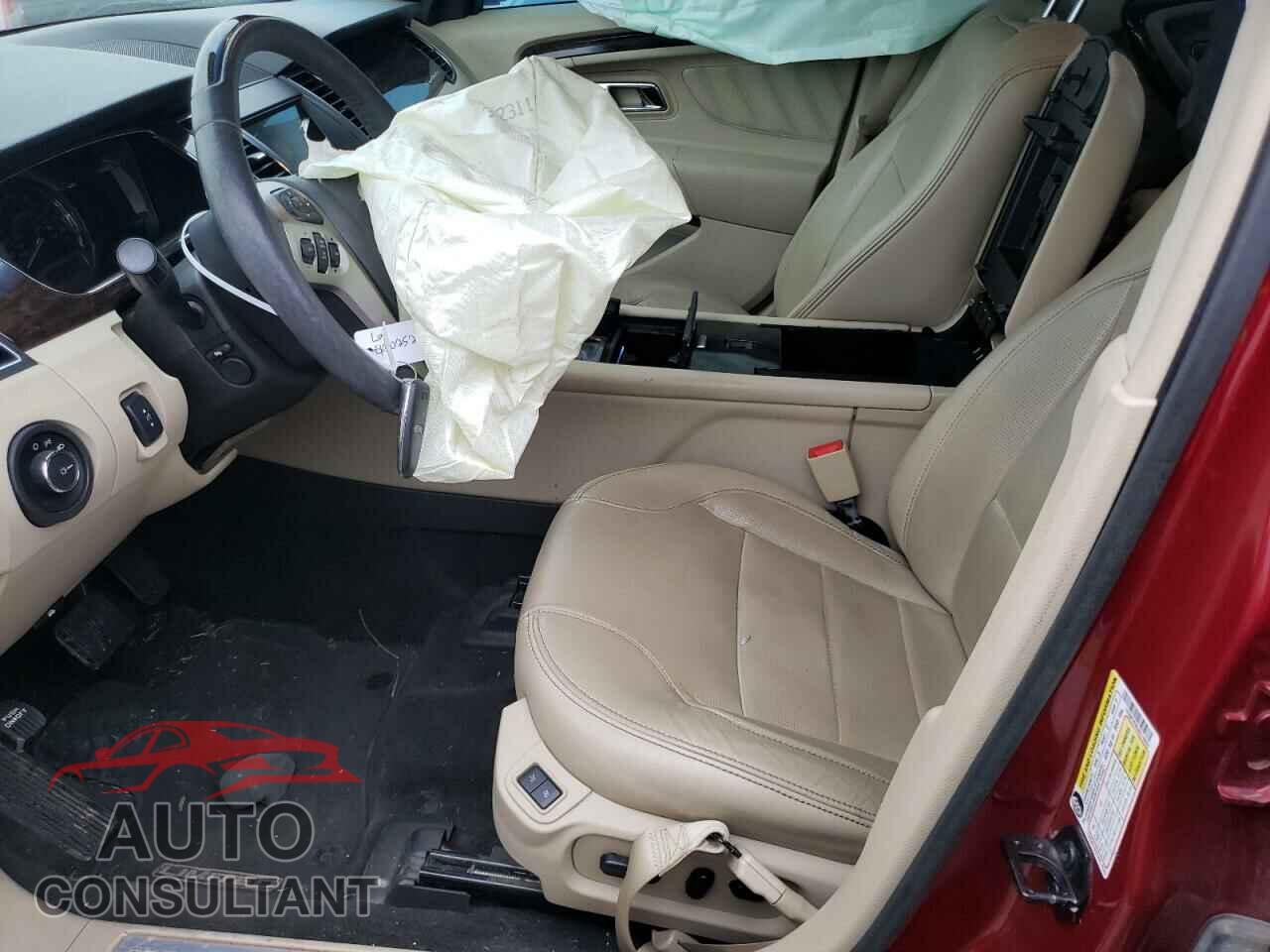 FORD TAURUS 2018 - 1FAHP2F80JG119933