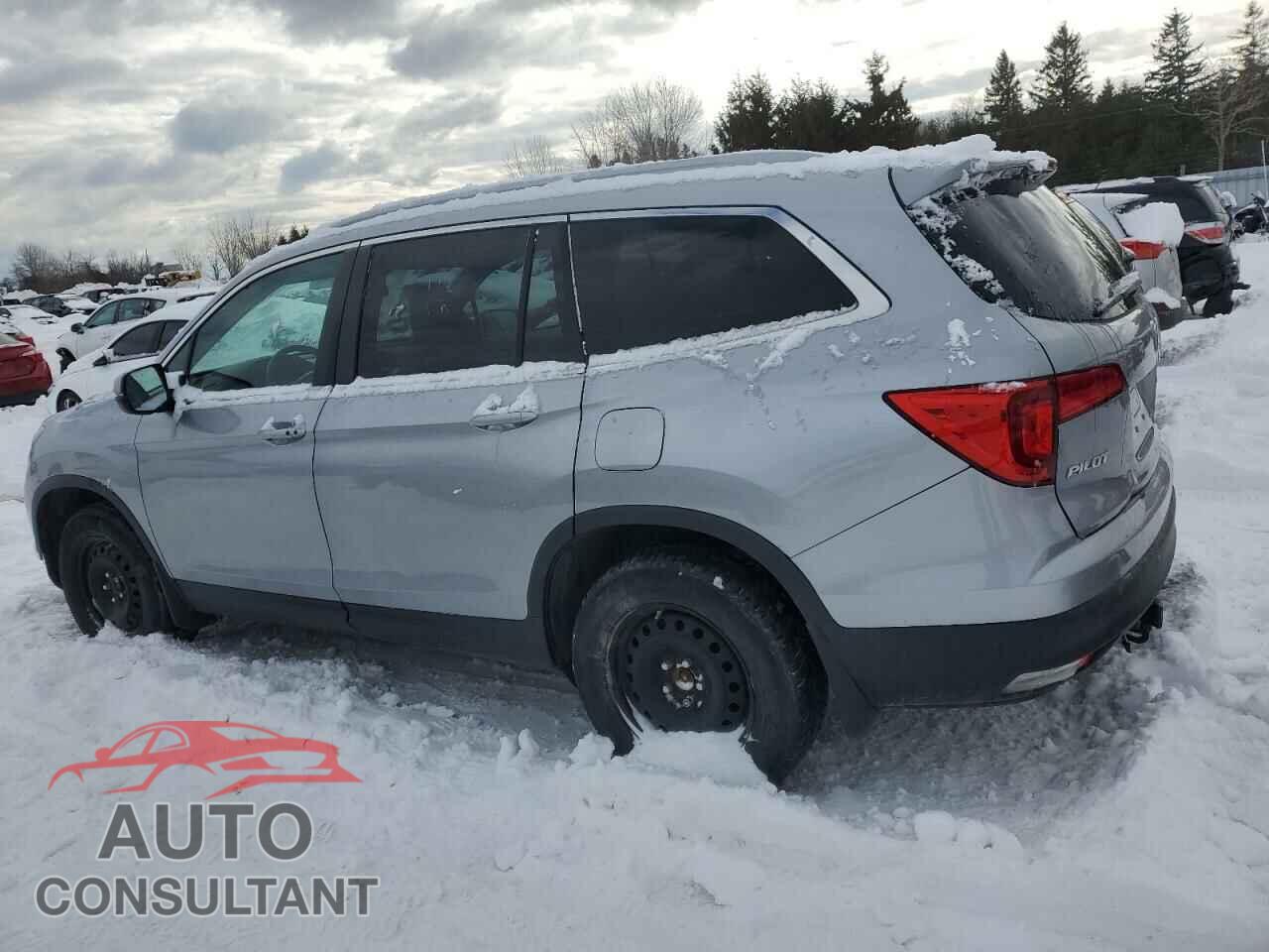 HONDA PILOT 2017 - 5FNYF6H71HB508366