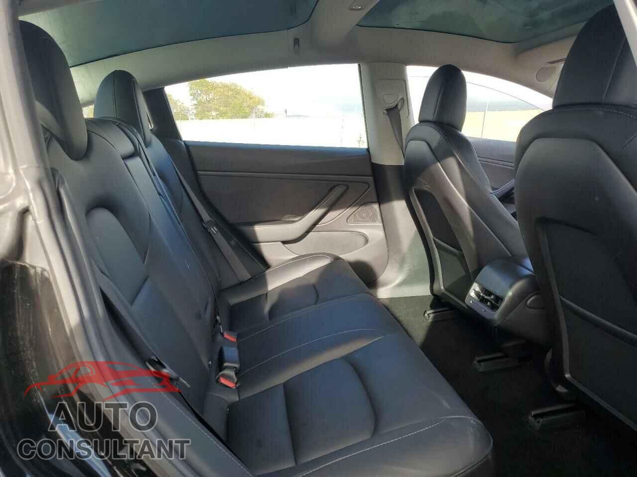 TESLA MODEL 3 2018 - 5YJ3E1EA7JF122671
