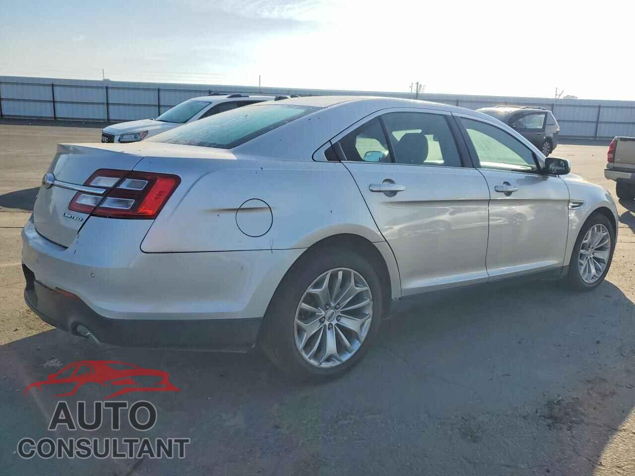 FORD TAURUS 2015 - 1FAHP2F83FG102700