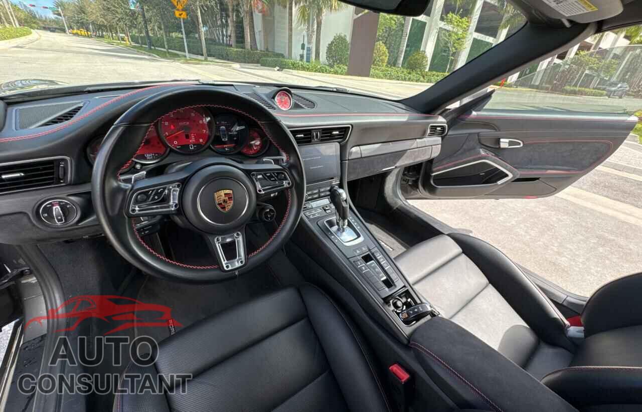 PORSCHE 911 2017 - WP0CB2A96HS156253