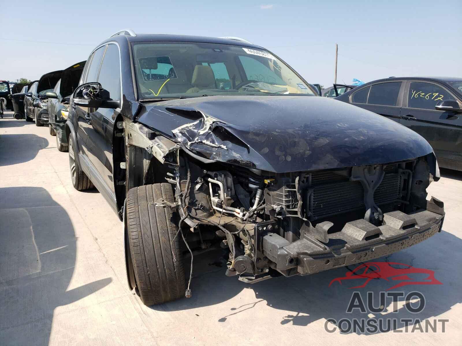VOLKSWAGEN TIGUAN 2017 - WVGVV7AX1HW511815