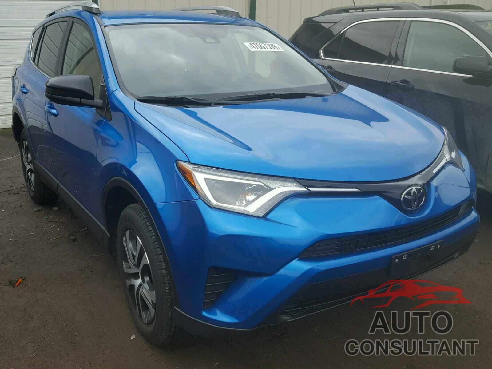 TOYOTA RAV4 LE 2017 - JTMBFREV9HJ171013