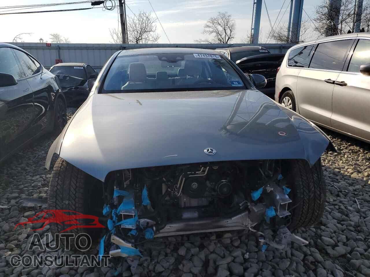 MERCEDES-BENZ E-CLASS 2018 - WDDZF4KB5JA323733