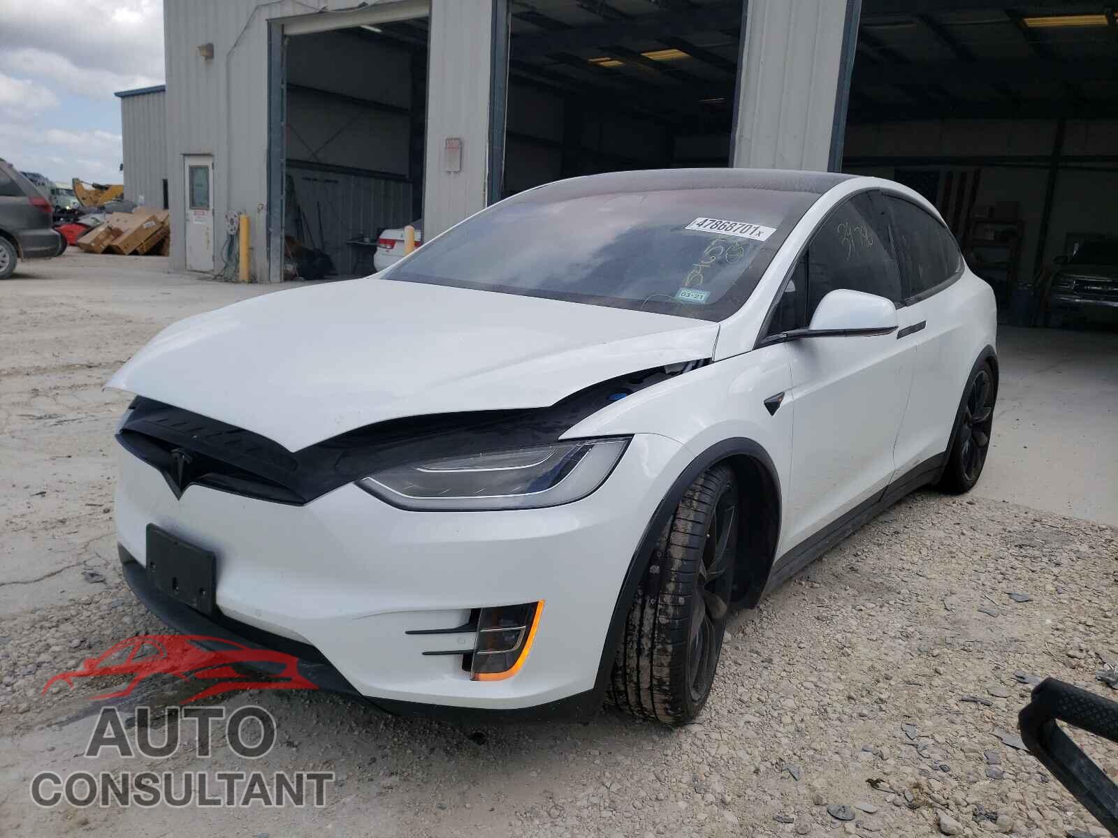 TESLA MODEL X 2017 - 5YJXCBE25HF035531