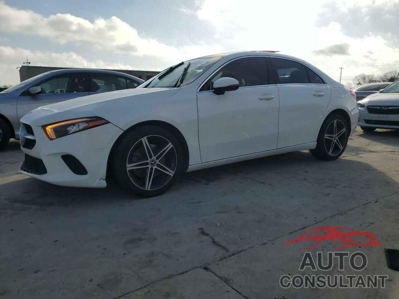 MERCEDES-BENZ A-CLASS 2019 - WDD3G4EB5KW012824