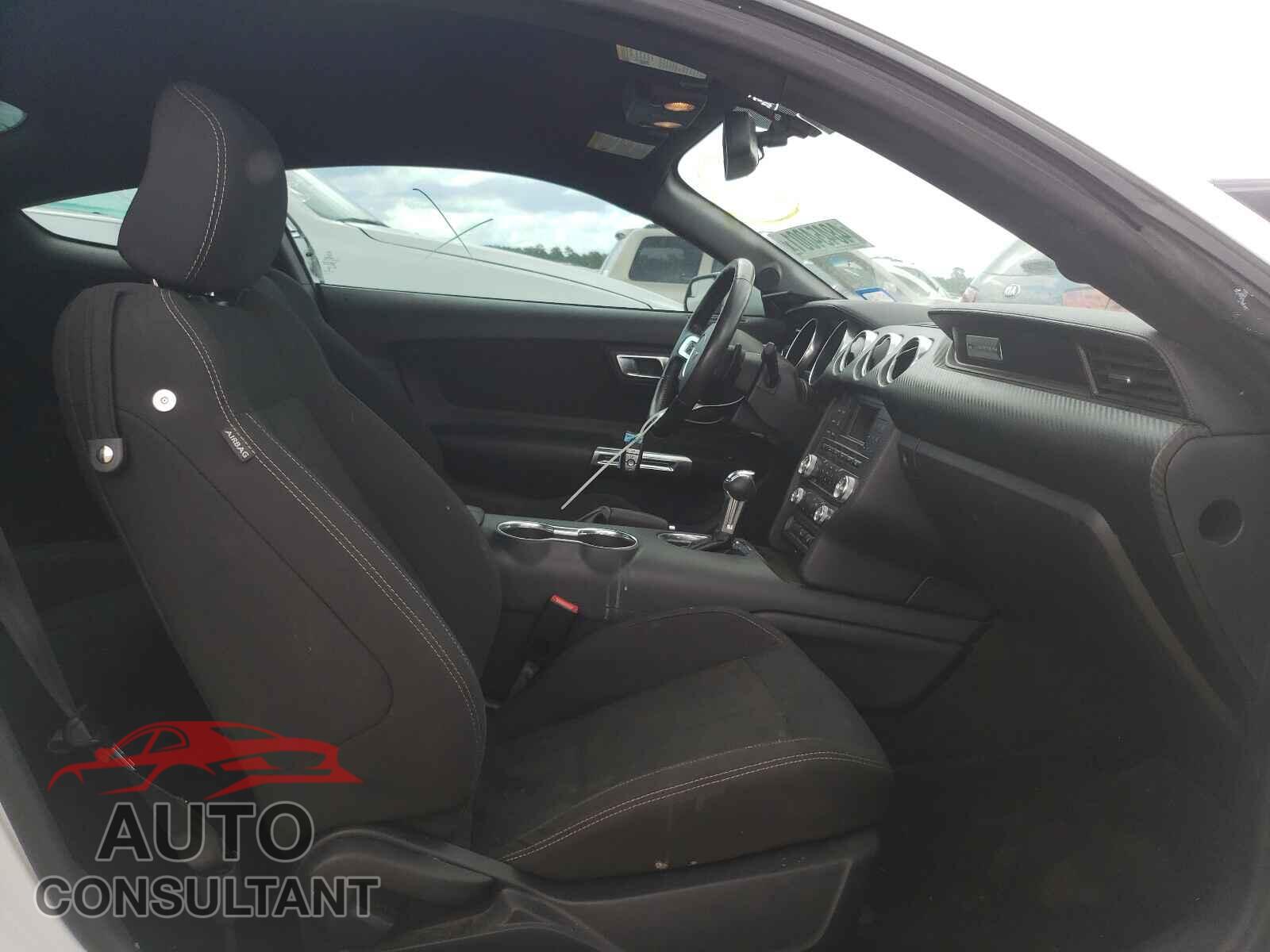 FORD MUSTANG 2018 - 1FA6P8TH8J5118913