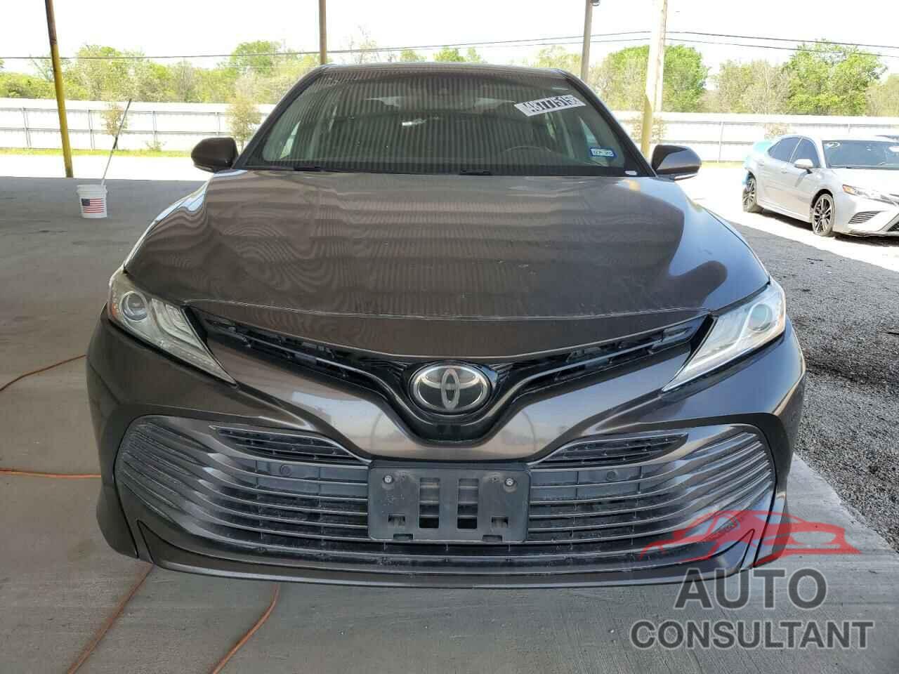 TOYOTA CAMRY 2018 - 4T1B11HK4JU065537