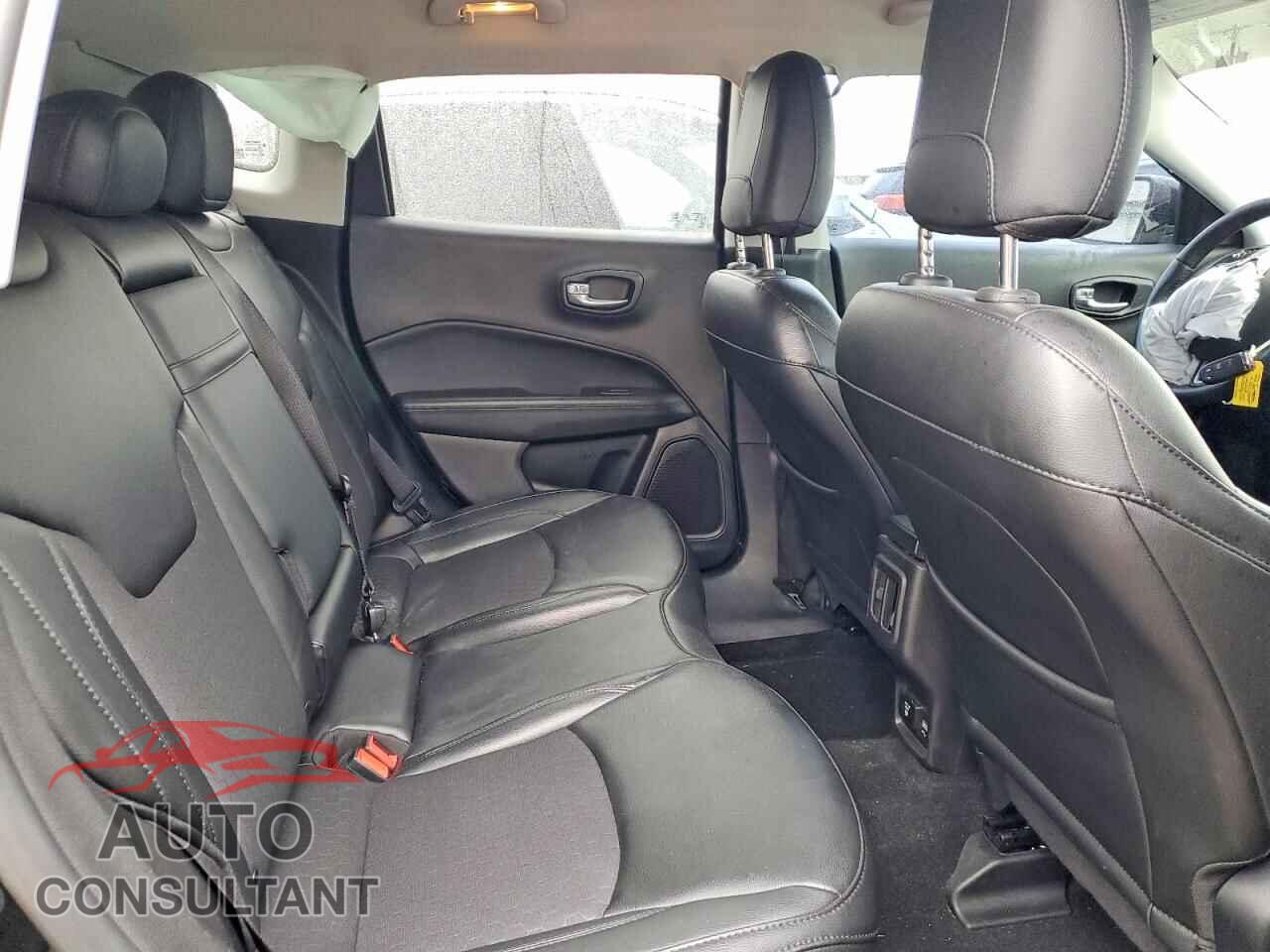 JEEP COMPASS 2019 - 3C4NJDBB2KT750420
