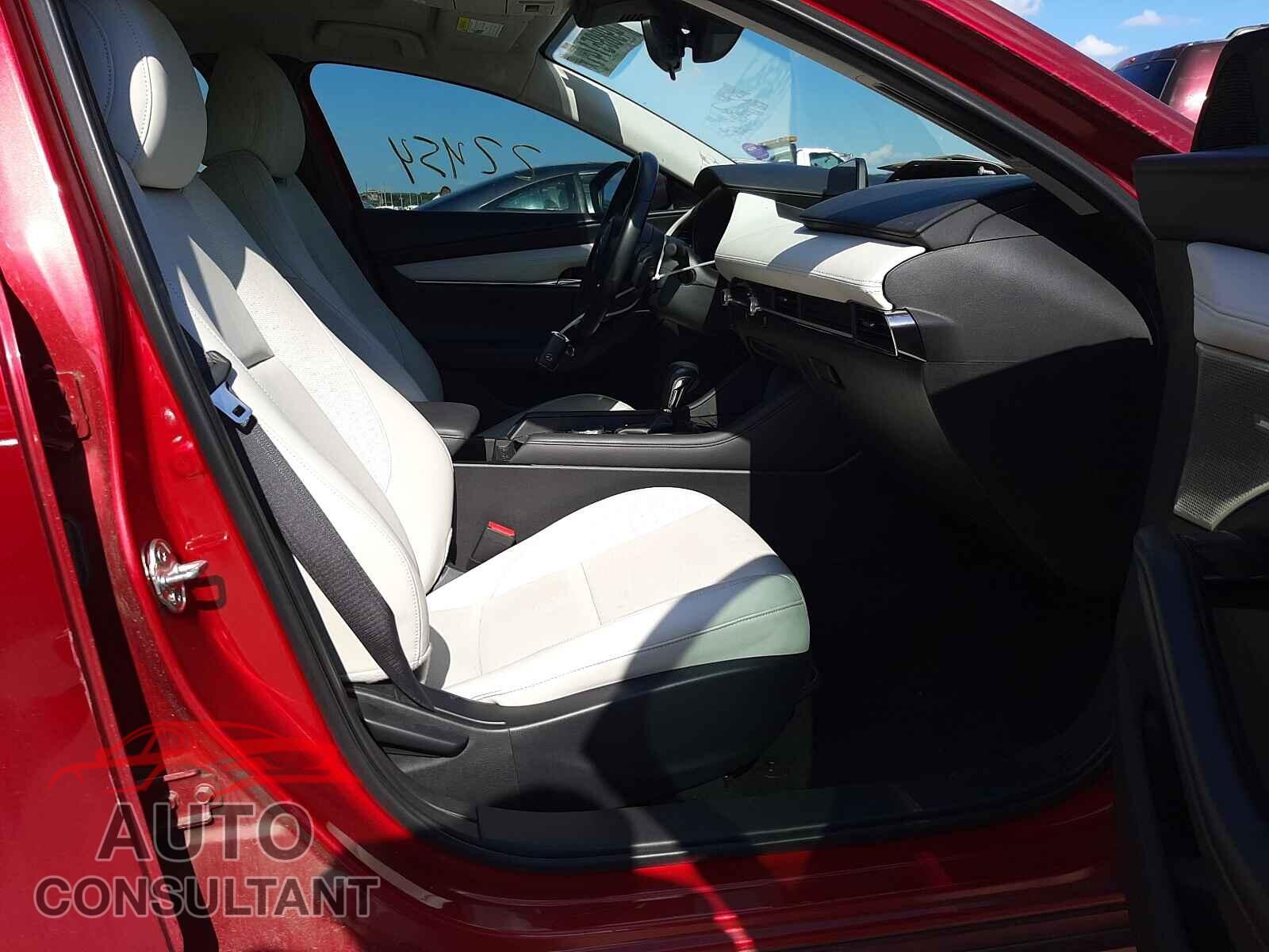 MAZDA 3 2019 - JM1BPACM3K1101619