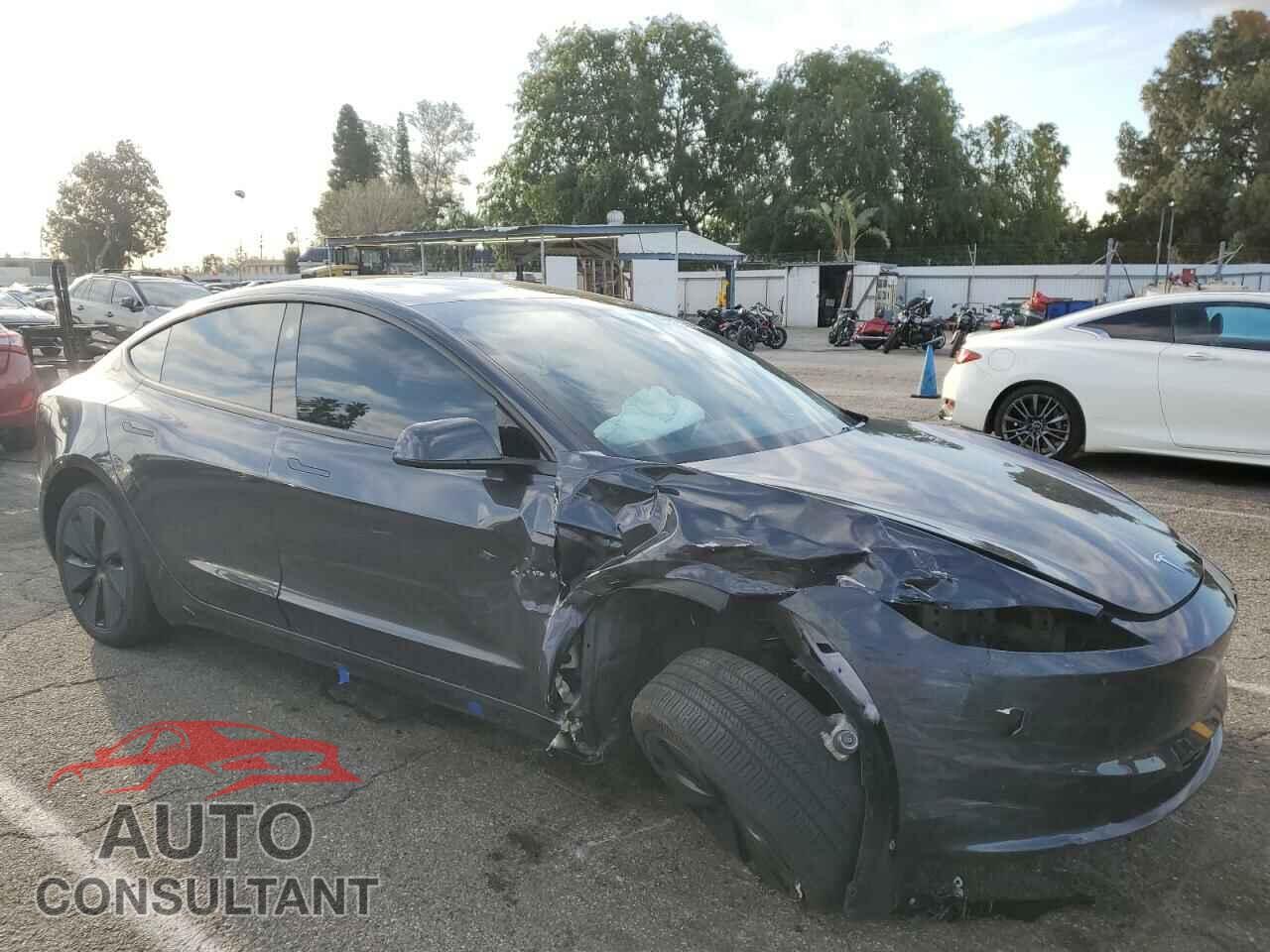 TESLA MODEL 3 2024 - 5YJ3E1EAXRF749828