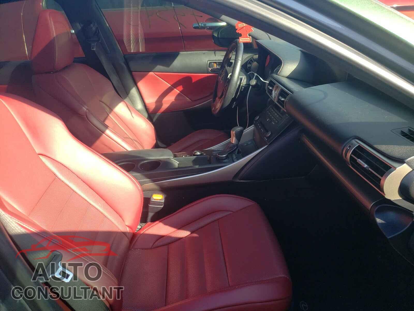LEXUS IS 2016 - JTHBA1D20G5017349
