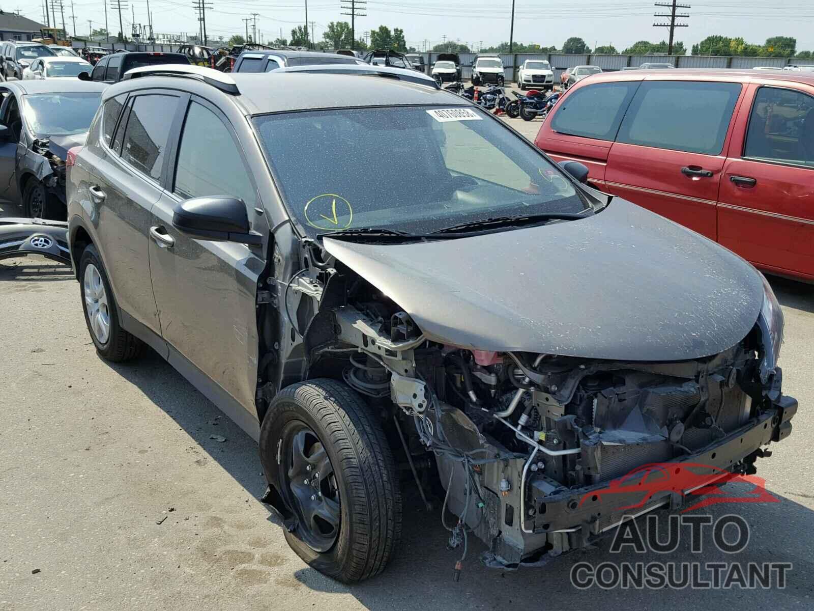 TOYOTA RAV4 LE 2015 - JTMBFREV9FD128853