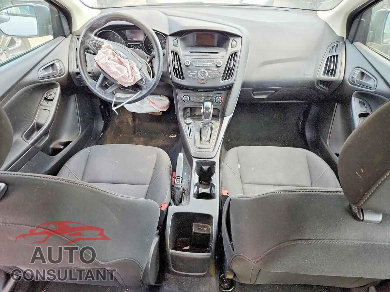 FORD FOCUS 2015 - 1FADP3E28FL355102