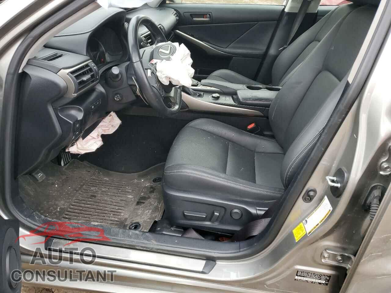 LEXUS IS 2019 - JTHC81D22K5036574