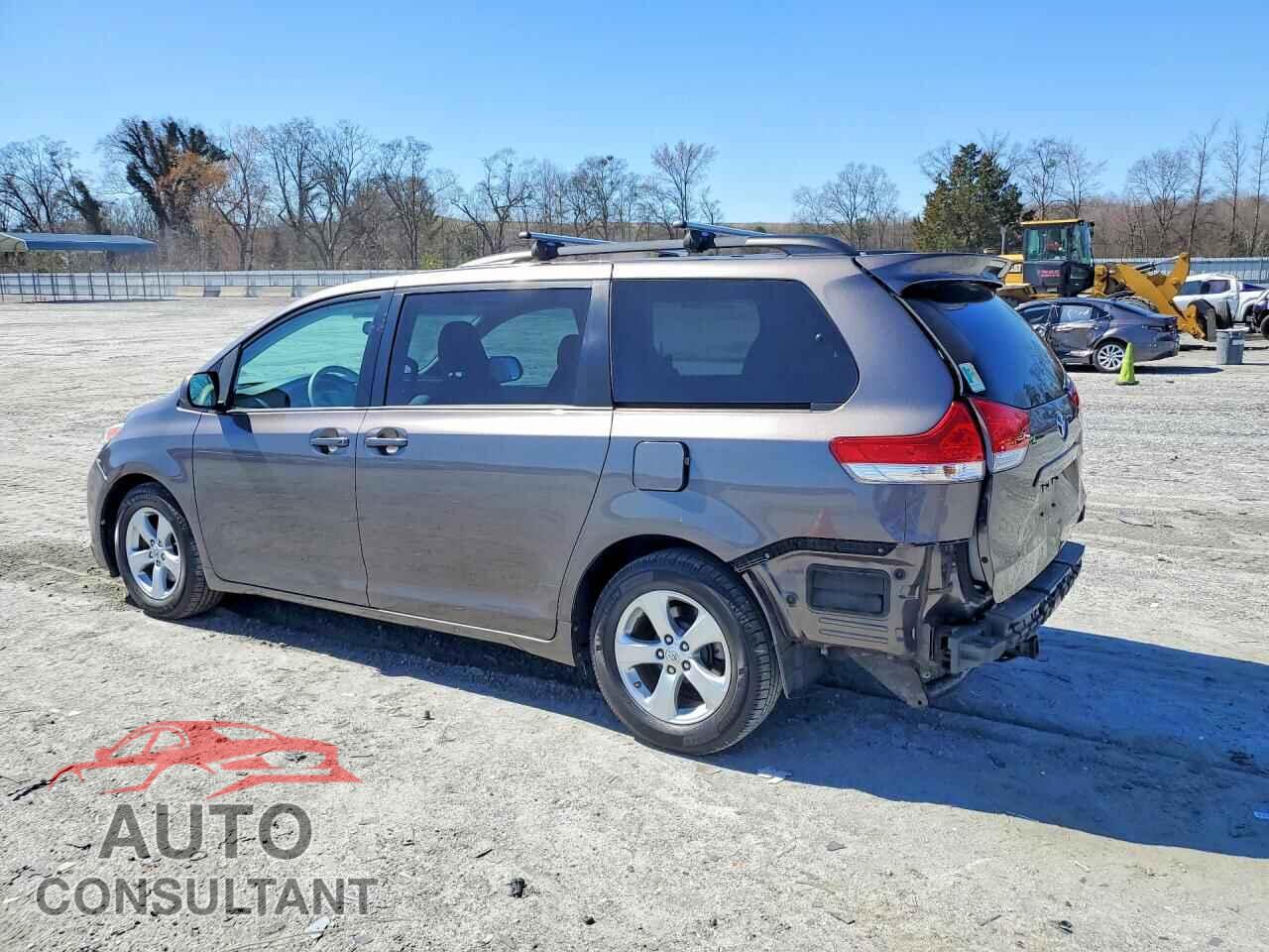 TOYOTA SIENNA 2014 - 5TDKK3DC8ES409375