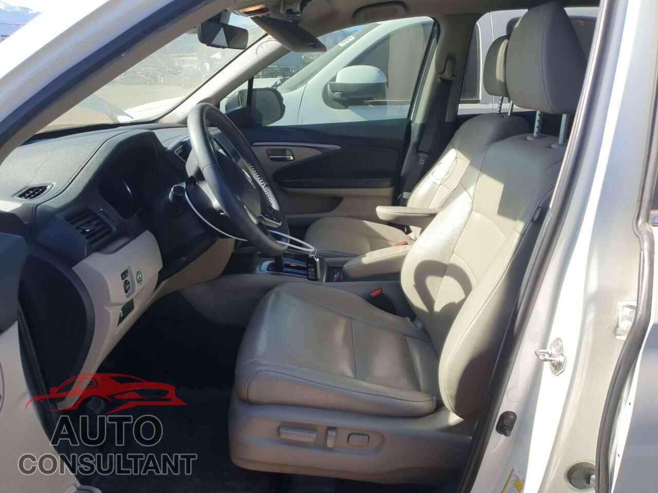 HONDA PILOT 2019 - 5FNYF6H5XKB054222