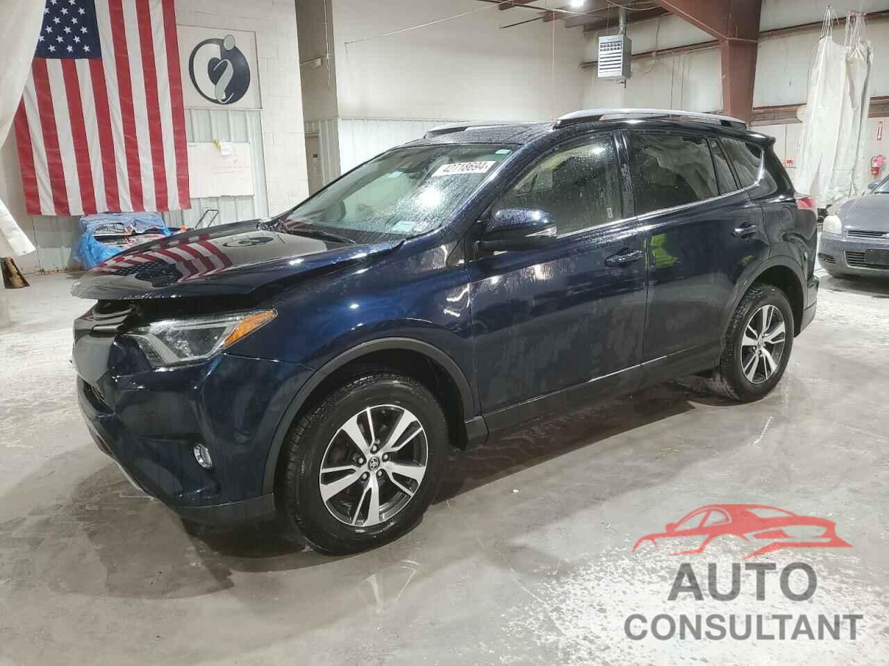 TOYOTA RAV4 2017 - JTMRFREV7HD218648