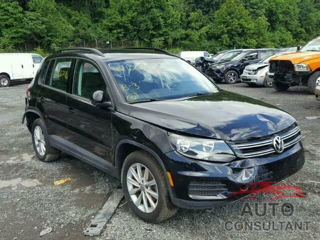 VOLKSWAGEN TIGUAN S 2017 - WVGBV7AX8HK048646