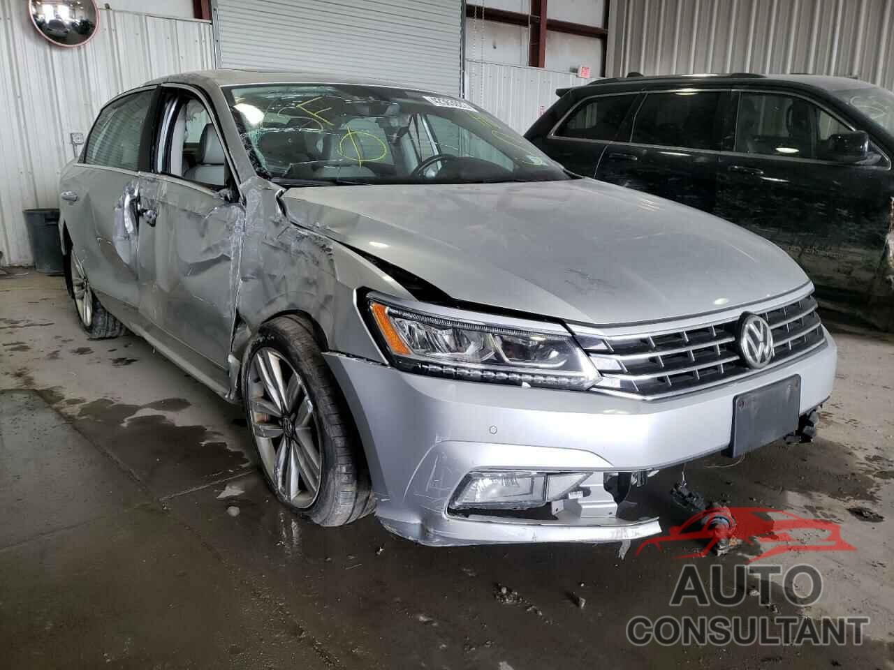 VOLKSWAGEN PASSAT 2017 - 1VWGT7A37HC030935
