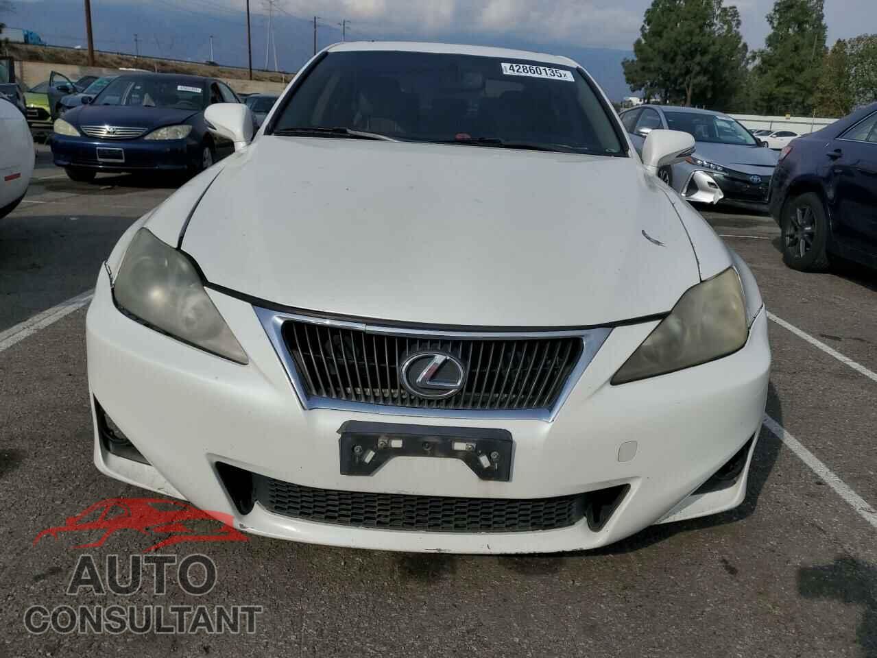 LEXUS IS 2011 - JTHBF5C28B5141324