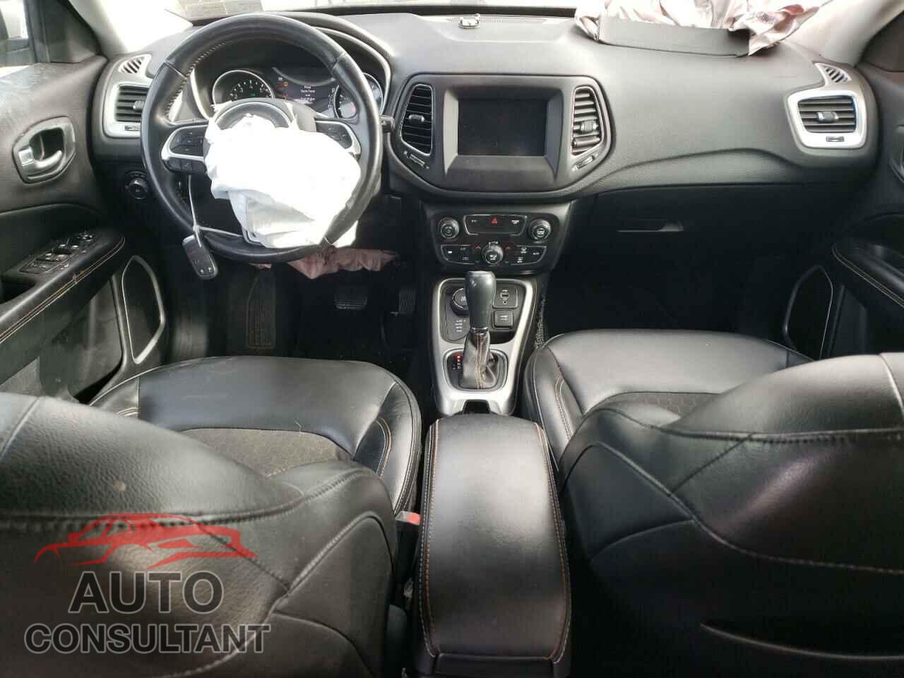 JEEP COMPASS 2018 - 3C4NJDBB3JT190907