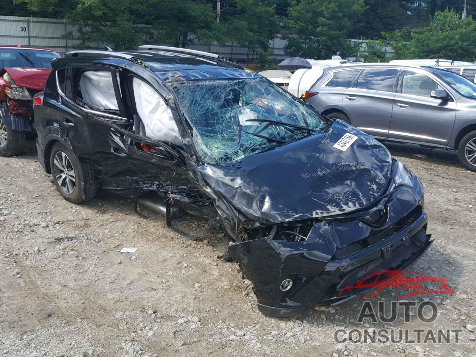 TOYOTA RAV4 XLE 2018 - 2T3RFREV8JW721923