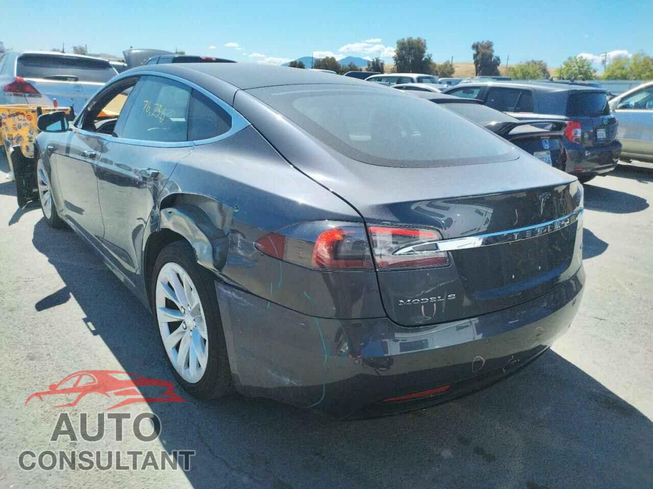 TESLA MODEL S 2017 - 5YJSA1E15HF215335